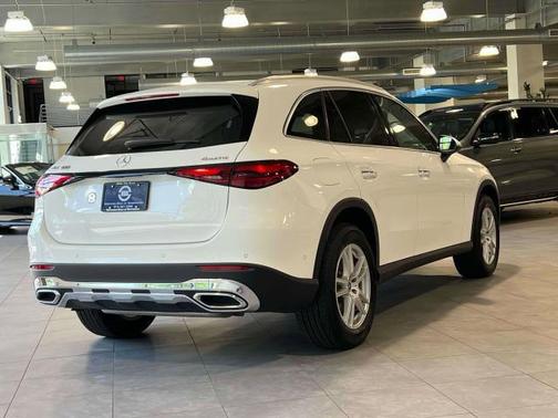 2025 Mercedes-Benz GLC 300 4MATIC