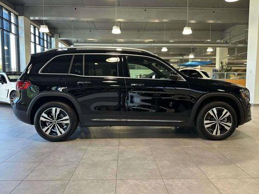 2025 Mercedes-Benz GLB 250 4MATIC