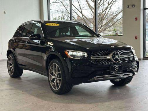 Black 2022 Mercedes-Benz GLC 300 4MATIC