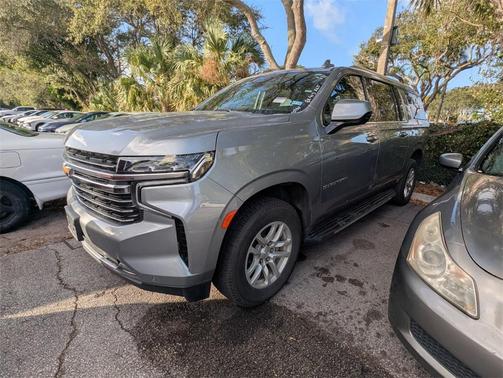 2023 Chevrolet Suburban LT
