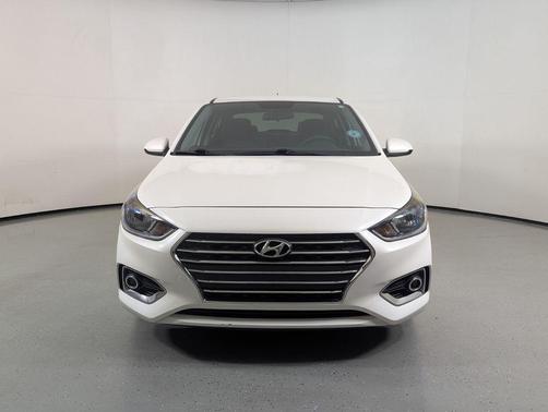 Frost White Pearl 2022 Hyundai Accent SEL