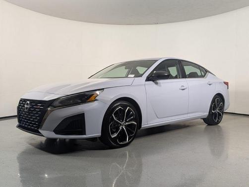 Gray Sky Pearl 2024 Nissan Altima SR FWD