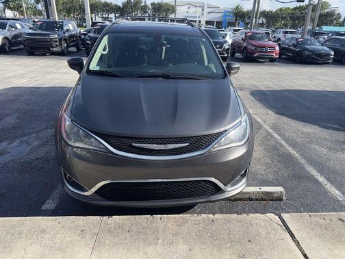 Granite Crystal Metallic Clearcoat 2018 Chrysler Pacifica Touring-L