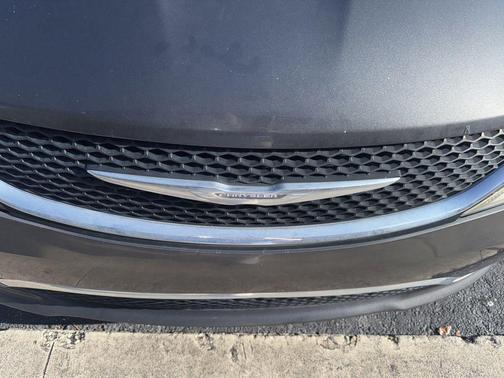 Granite Crystal Metallic Clearcoat 2018 Chrysler Pacifica Touring-L