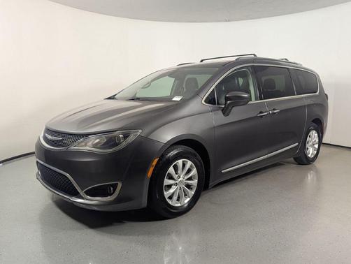 Granite Crystal Metallic Clearcoat 2018 Chrysler Pacifica Touring-L