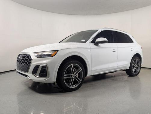 Glacier White Metallic 2021 Audi Q5 Premium Plus 55 TFSI e quattro S tronic