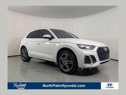 Glacier White Metallic 2021 Audi Q5 Premium Plus 55 TFSI e quattro S tronic