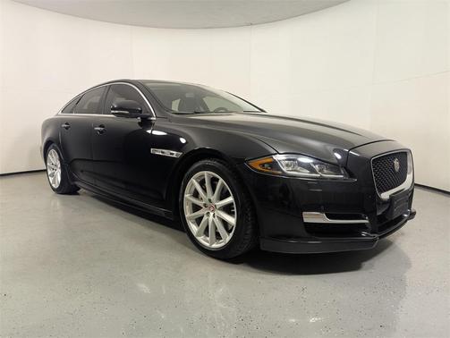 2016 Jaguar XJ XJ R-Sport