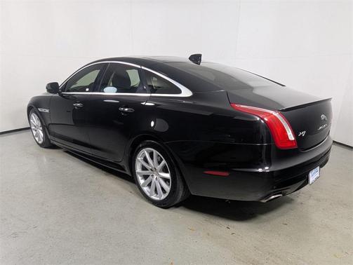 2016 Jaguar XJ XJ R-Sport