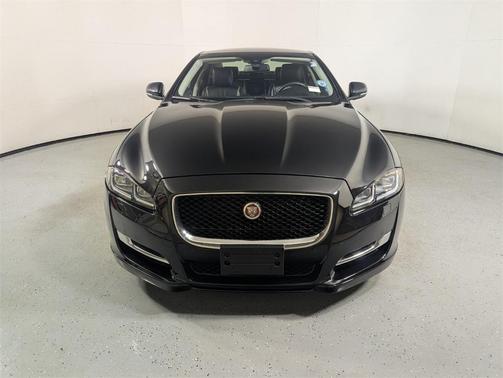 2016 Jaguar XJ XJ R-Sport