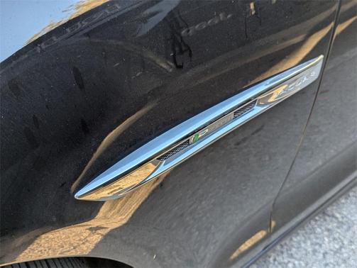 2016 Jaguar XJ XJ R-Sport