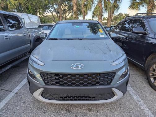 2022 Hyundai KONA SE