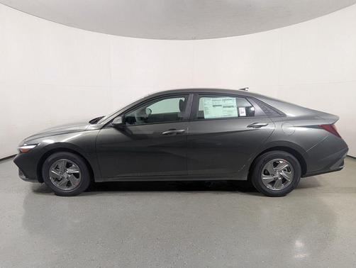 Amazon Gray 2026 Hyundai ELANTRA SE