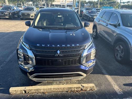 Cosmic Blue Metallic 2024 Mitsubishi Outlander SE