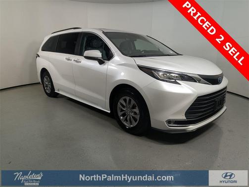 2023 Toyota Sienna XLE