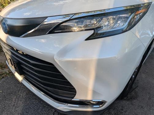 2023 Toyota Sienna XLE