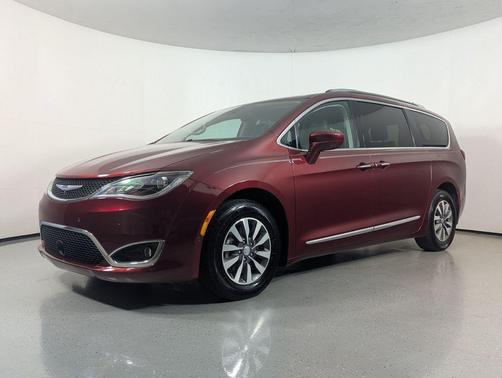Velvet Red Pearlcoat 2020 Chrysler Pacifica Touring-L Plus