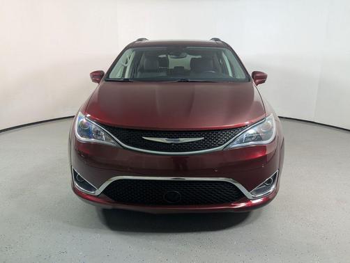 Velvet Red Pearlcoat 2020 Chrysler Pacifica Touring-L Plus