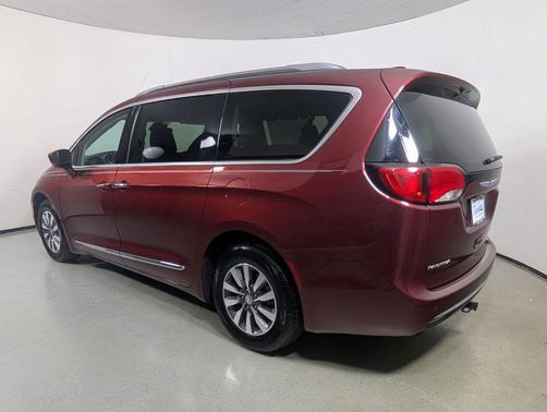 Velvet Red Pearlcoat 2020 Chrysler Pacifica Touring-L Plus