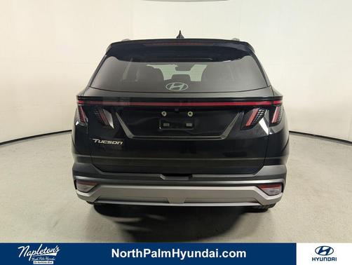 Phantom Black 2025 Hyundai TUCSON SEL Convenience