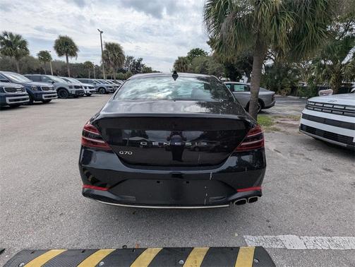 2023 Genesis G70 2.0T RWD