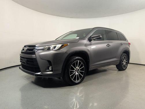 2017 Toyota Highlander SE