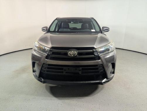 2017 Toyota Highlander SE