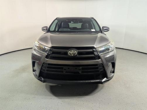 2017 Toyota Highlander SE