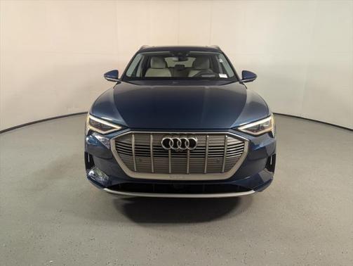 2019 Audi e-tron Premium Plus