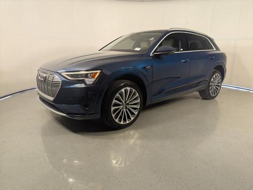 2019 Audi e-tron Premium Plus