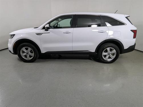 2022 Kia Sorento LX