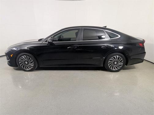 2023 Hyundai SONATA Hybrid SE