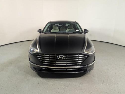 2023 Hyundai SONATA Hybrid SE