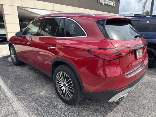 2025 Mercedes-Benz GLC 300 4MATIC