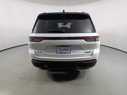 2022 Jeep Grand Cherokee Trailhawk