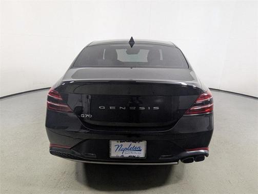 2023 Genesis G70 2.0T RWD