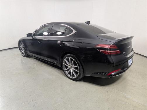 2023 Genesis G70 2.0T RWD