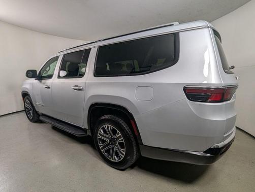 2024 Jeep Wagoneer L Series II 4x2