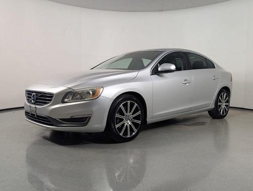 Bright Silver Metallic 2017 Volvo S60 Inscription T5