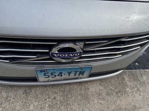 Bright Silver Metallic 2017 Volvo S60 Inscription T5