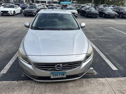 Bright Silver Metallic 2017 Volvo S60 Inscription T5