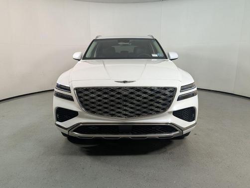 Uyuni White 2025 Genesis GV80 2.5T