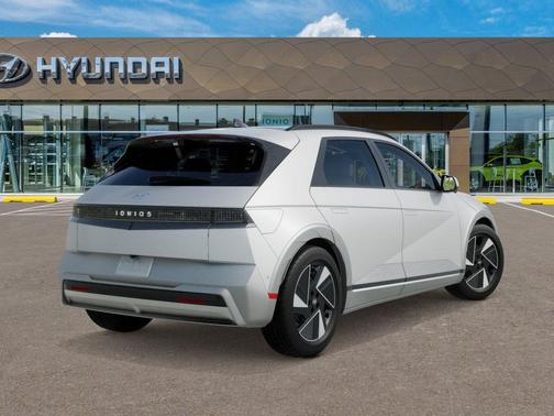 Atlas White Matte 2026 Hyundai IONIQ 5 Limited
