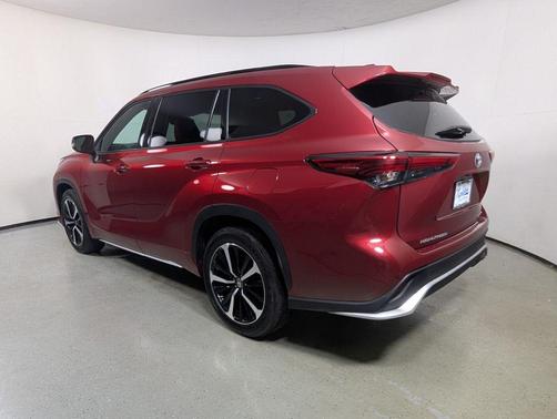 Ruby Flare Pearl 2021 Toyota Highlander XSE