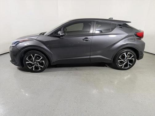 2022 Toyota C-HR XLE