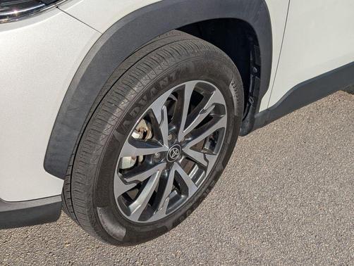 2022 Toyota Corolla Cross XLE