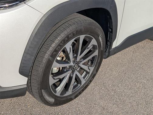 2022 Toyota Corolla Cross XLE