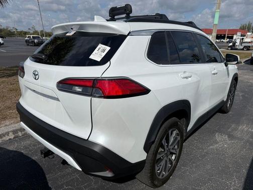 2022 Toyota Corolla Cross XLE