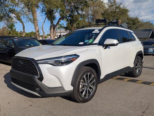 2022 Toyota Corolla Cross XLE