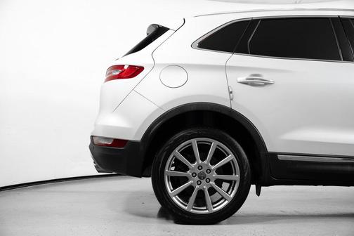 White Platinum Metallic Tri-Coat 2019 Lincoln MKC Reserve
